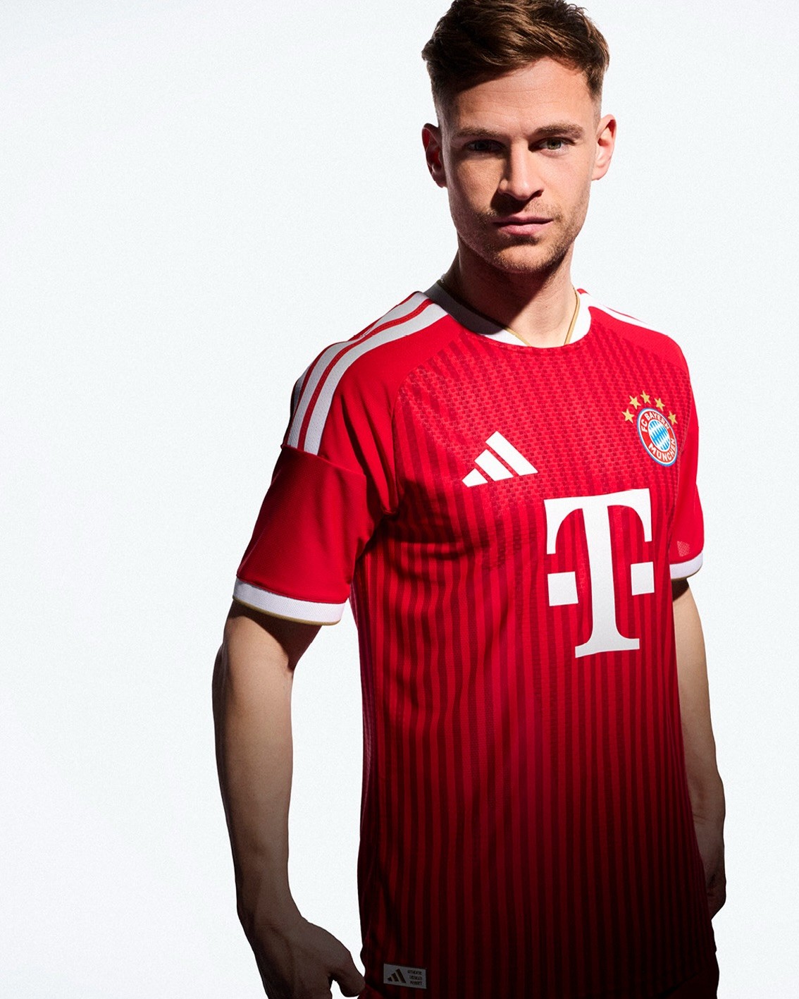 Maglia home Bayern München 2026-2027 con strisce verticali