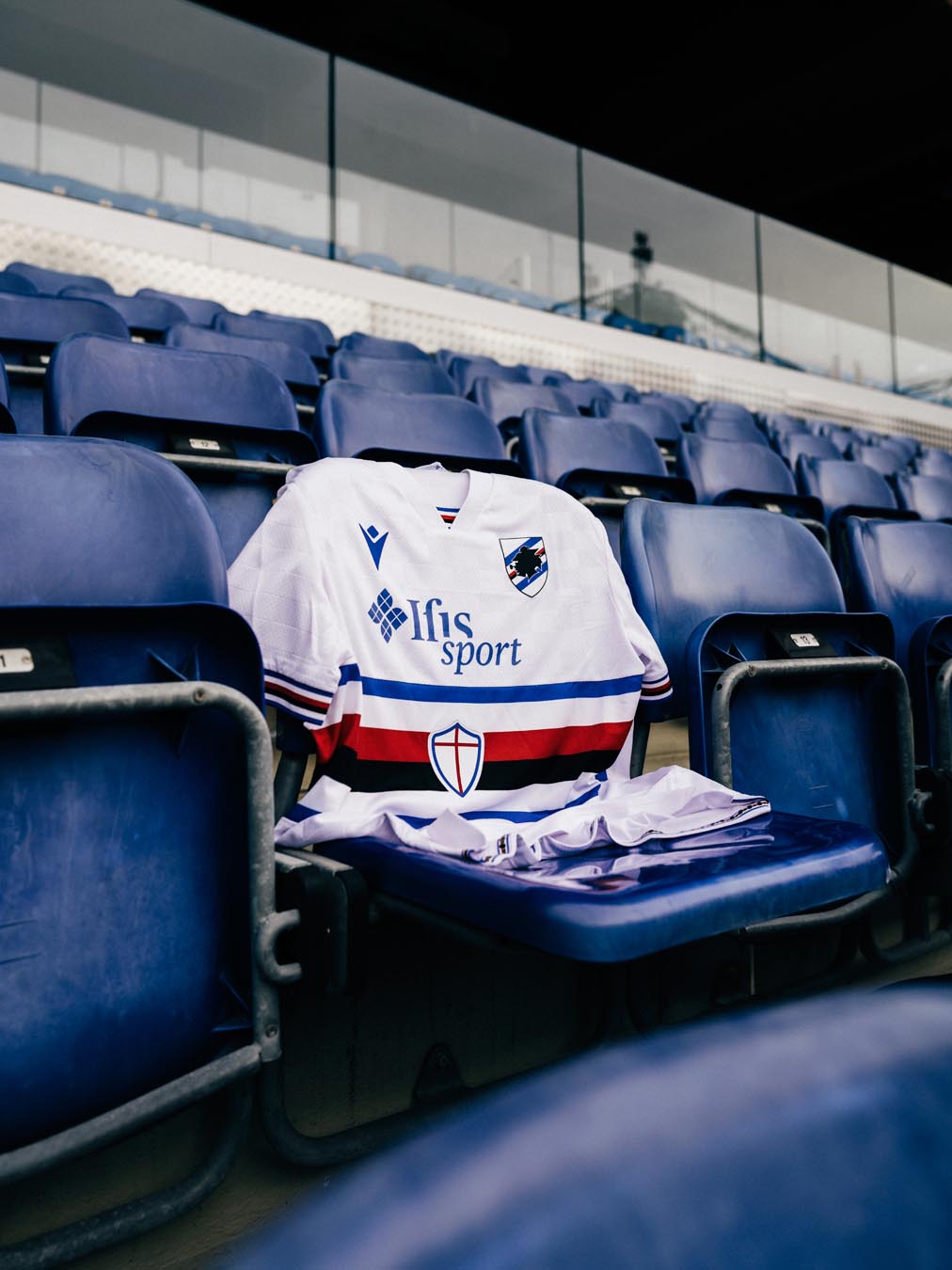 Maglie della UC Sampdoria 2025-2026: un omaggio a Genova