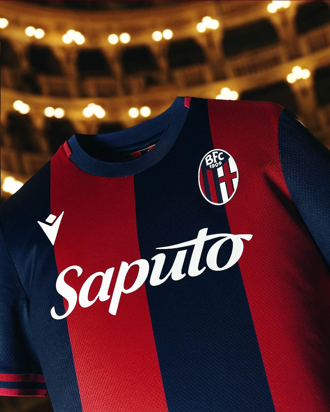 Maglia home del Bologna 2024-2025: Macron celebra i cento anni dal primo scudetto