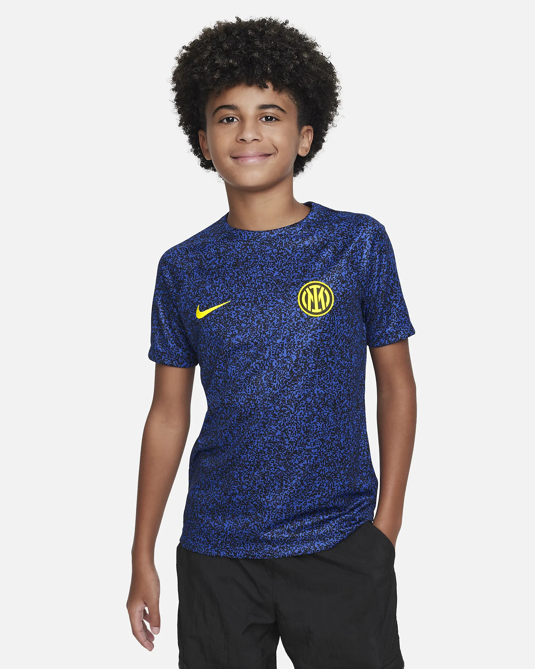 Maglie da allenamento dell'Inter 2023-2024: lo Strike di Nike in azzurro