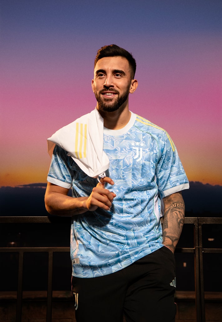 Maglia away della Juventus 2025-2026: il mare italiano secondo adidas