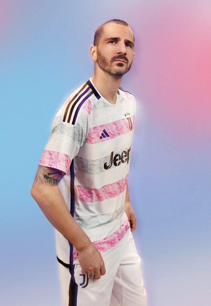 Maglia away della Juventus 2023-2024: il rosa del Monte Rosa firmato adidas