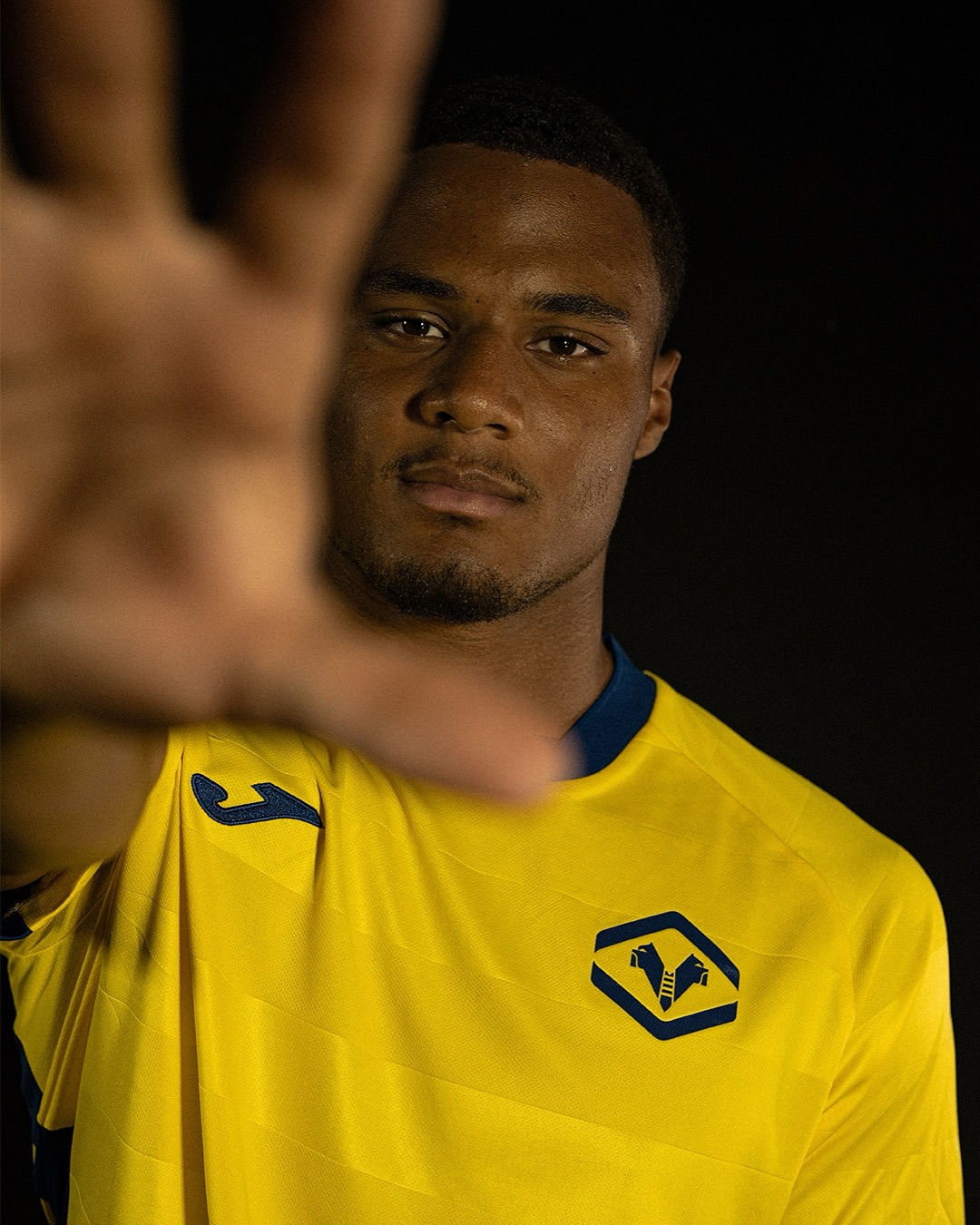 Maglie dell'Hellas Verona 2025-2026: i mastini di JOMA e il ricordo del 1985-1986