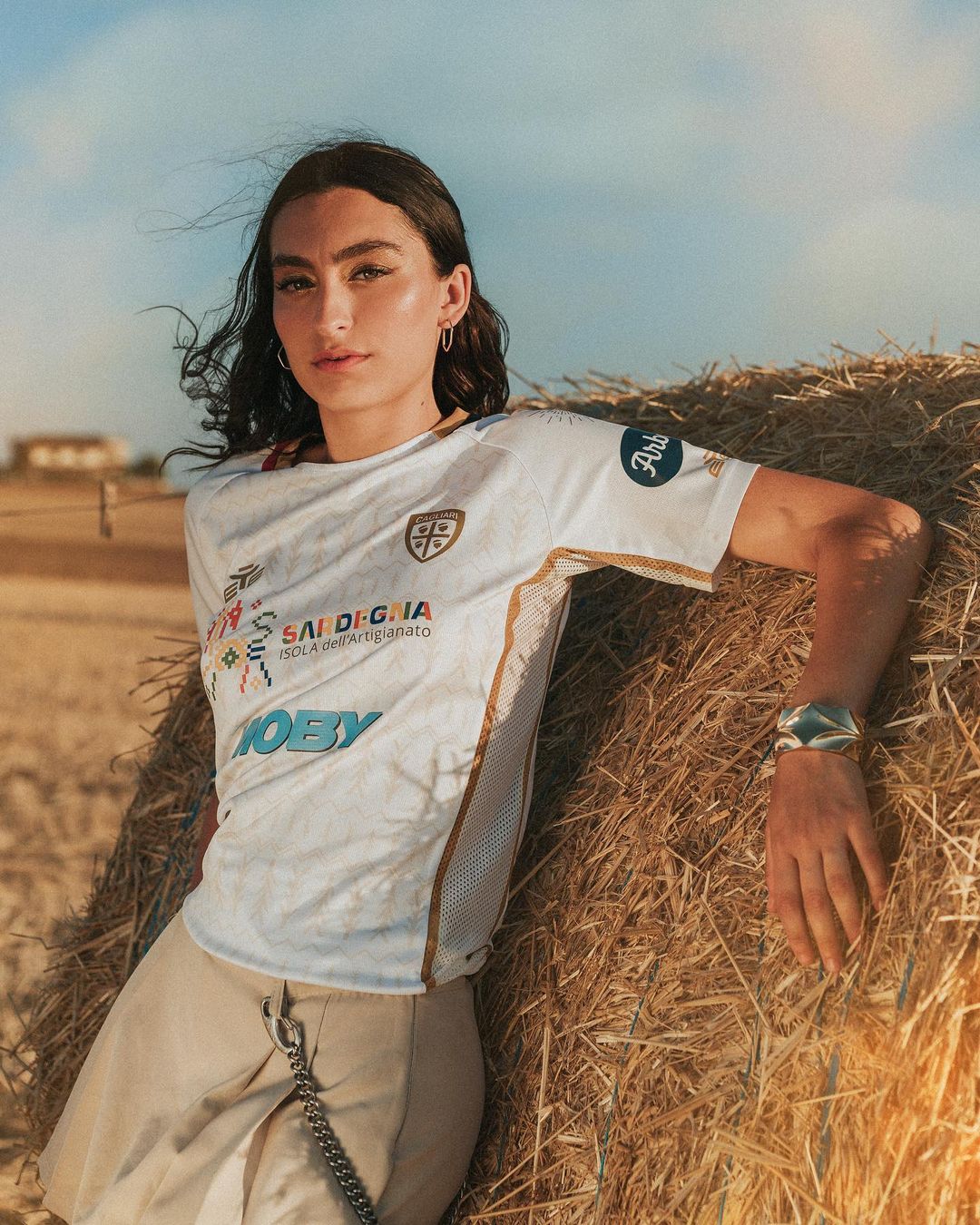 Maglie del Cagliari 2024-2025: i simboli della Sardegna secondo Eye Sport