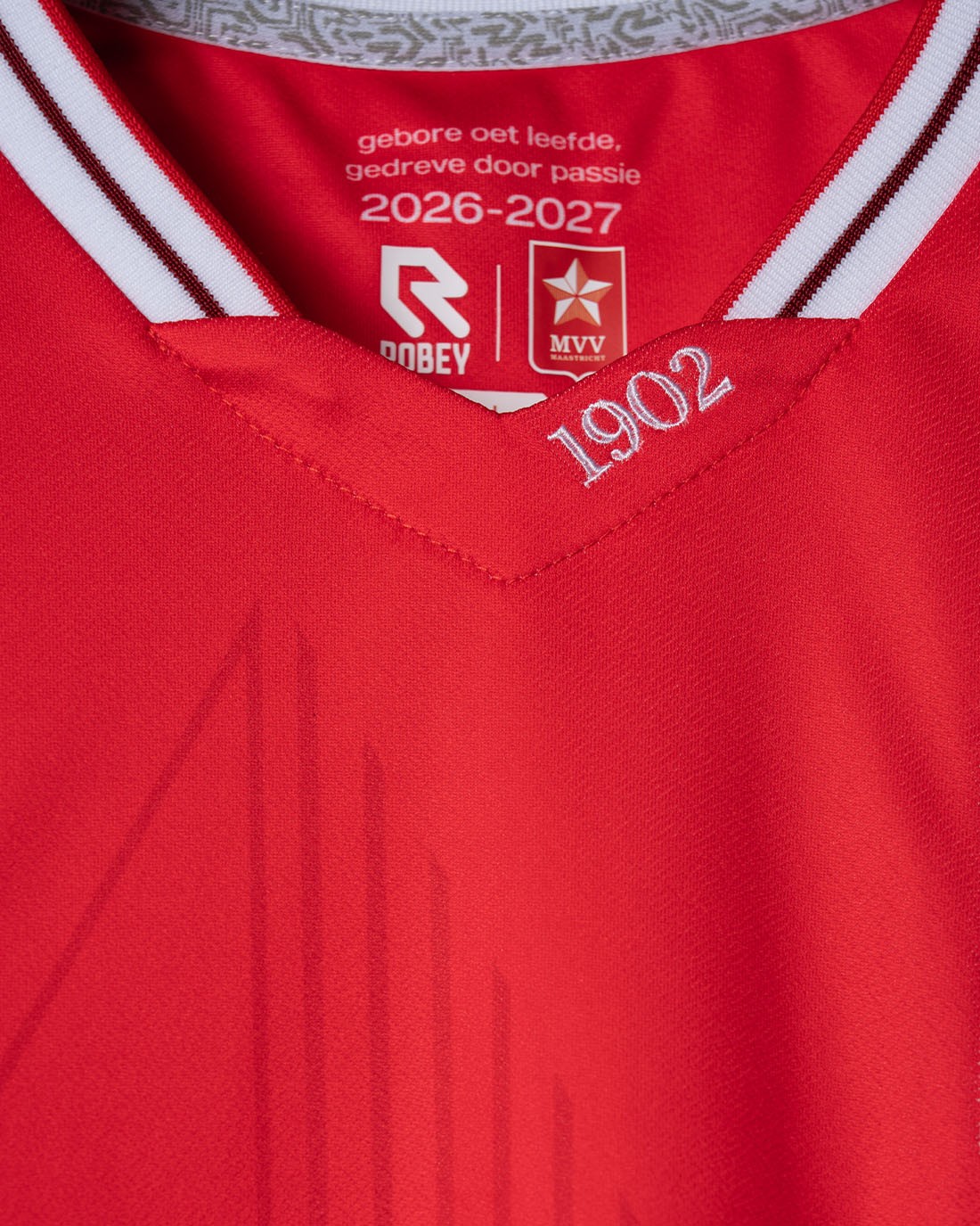 Ecco le maglie del MVV Maastricht 2026-2027 di Robey