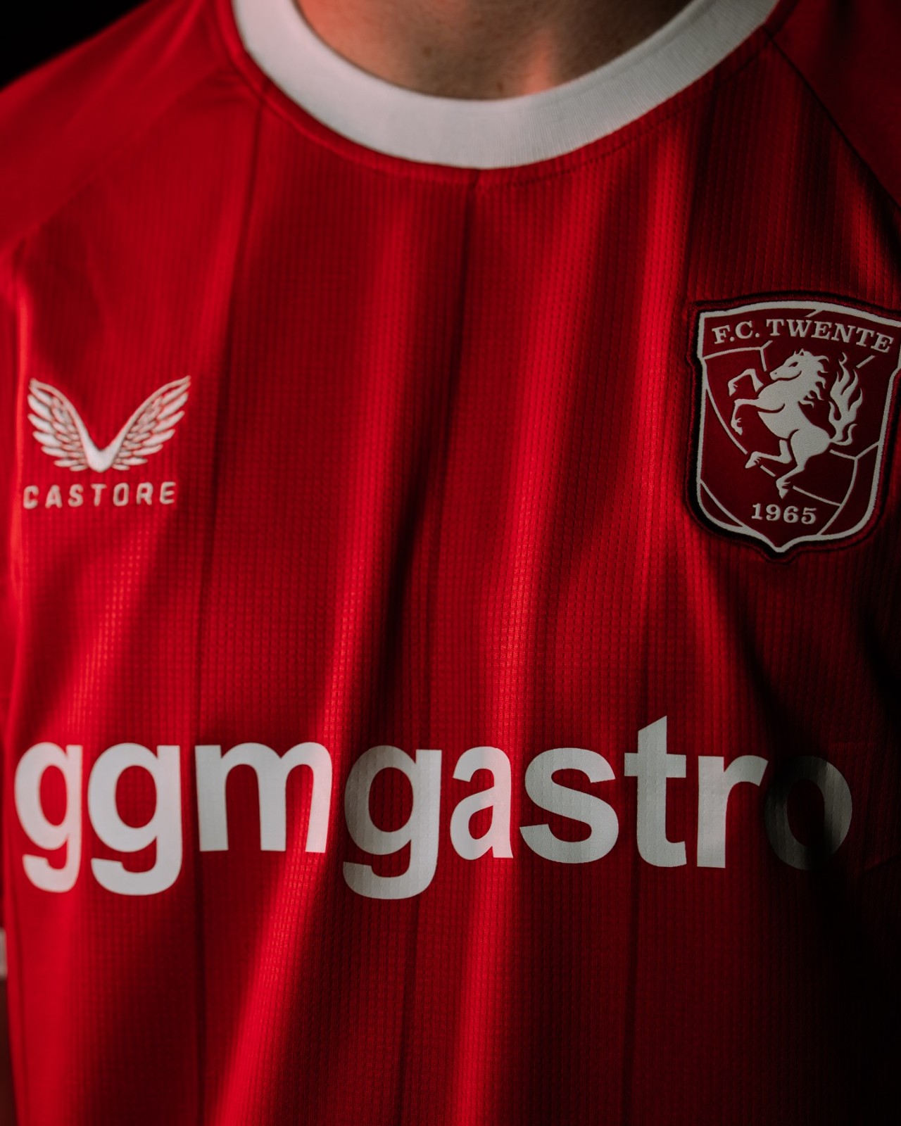 Le maglie del FC Twente 2026-2027 celebrano la maglia del titolo, i tifosi in trasferta e Het Diekman