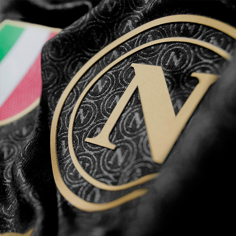 Maglie del Napoli 2023-2024: lo scudetto torna dopo 33 anni