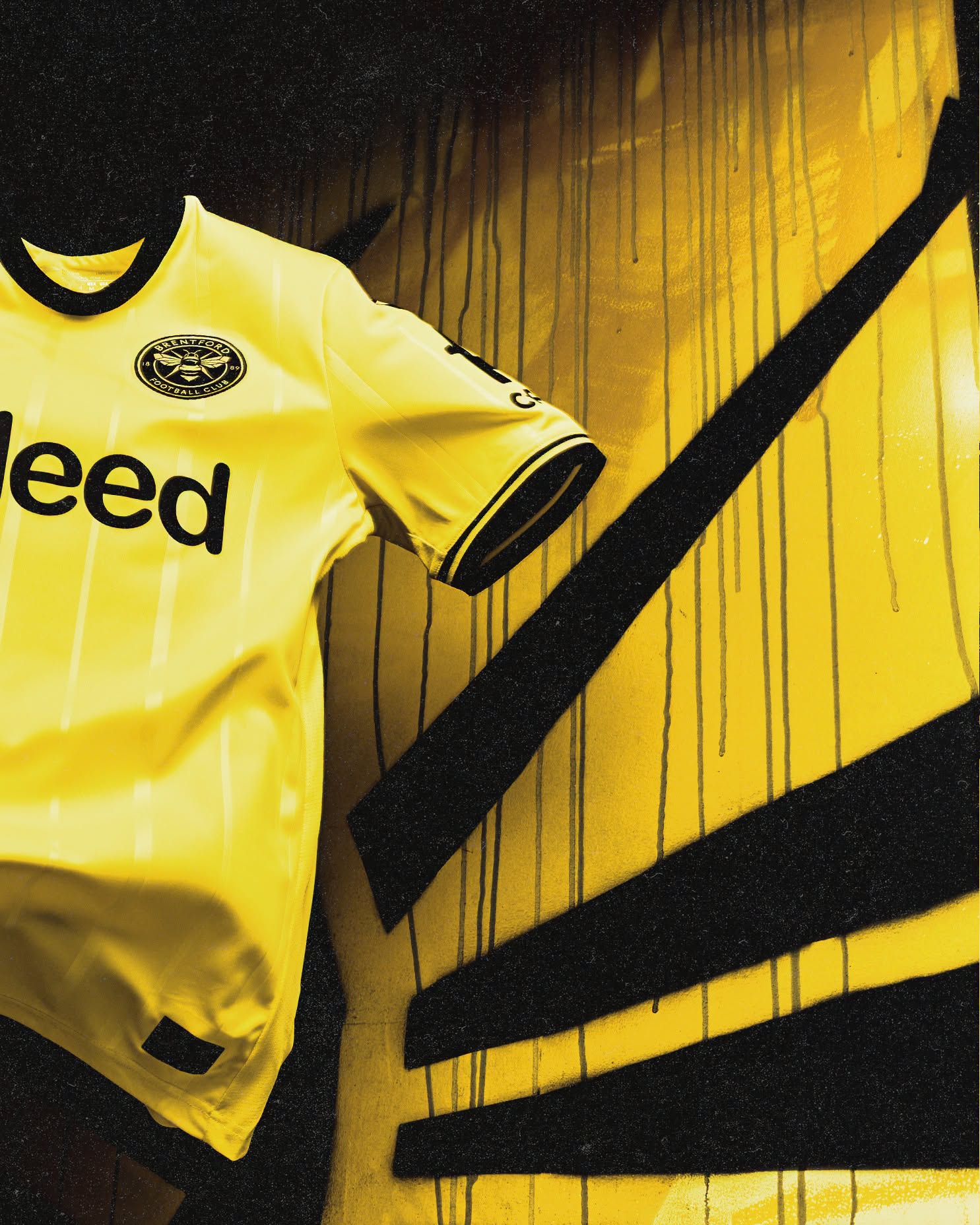 Le maglie del Brentford 2026-2027 con il nuovo sponsor