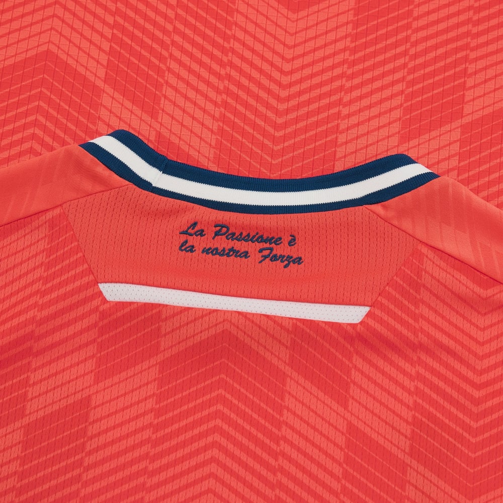 Maglie dell’Udinese 2023-2024: Macron riporta la fascia di Zico