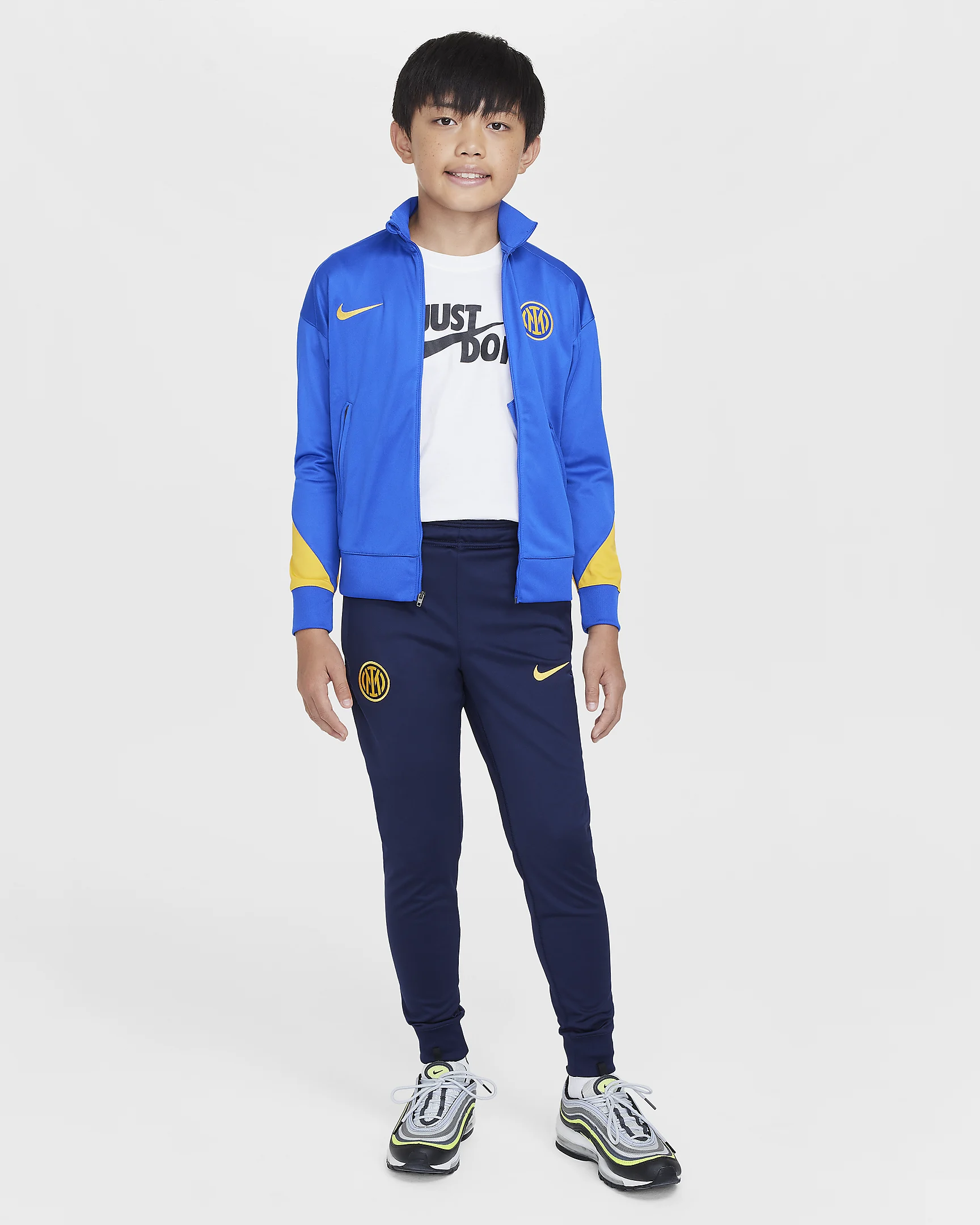 Tuta d'allenamento dell'Inter 2024-2025: il giallo del template Nike Strike
