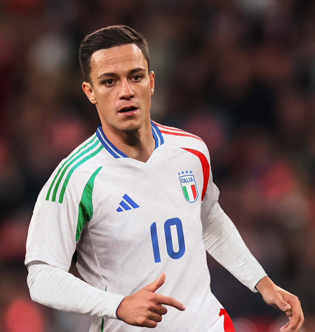 Maglia away dell’Italia per Euro 2024: bianco e tricolore firmati adidas
