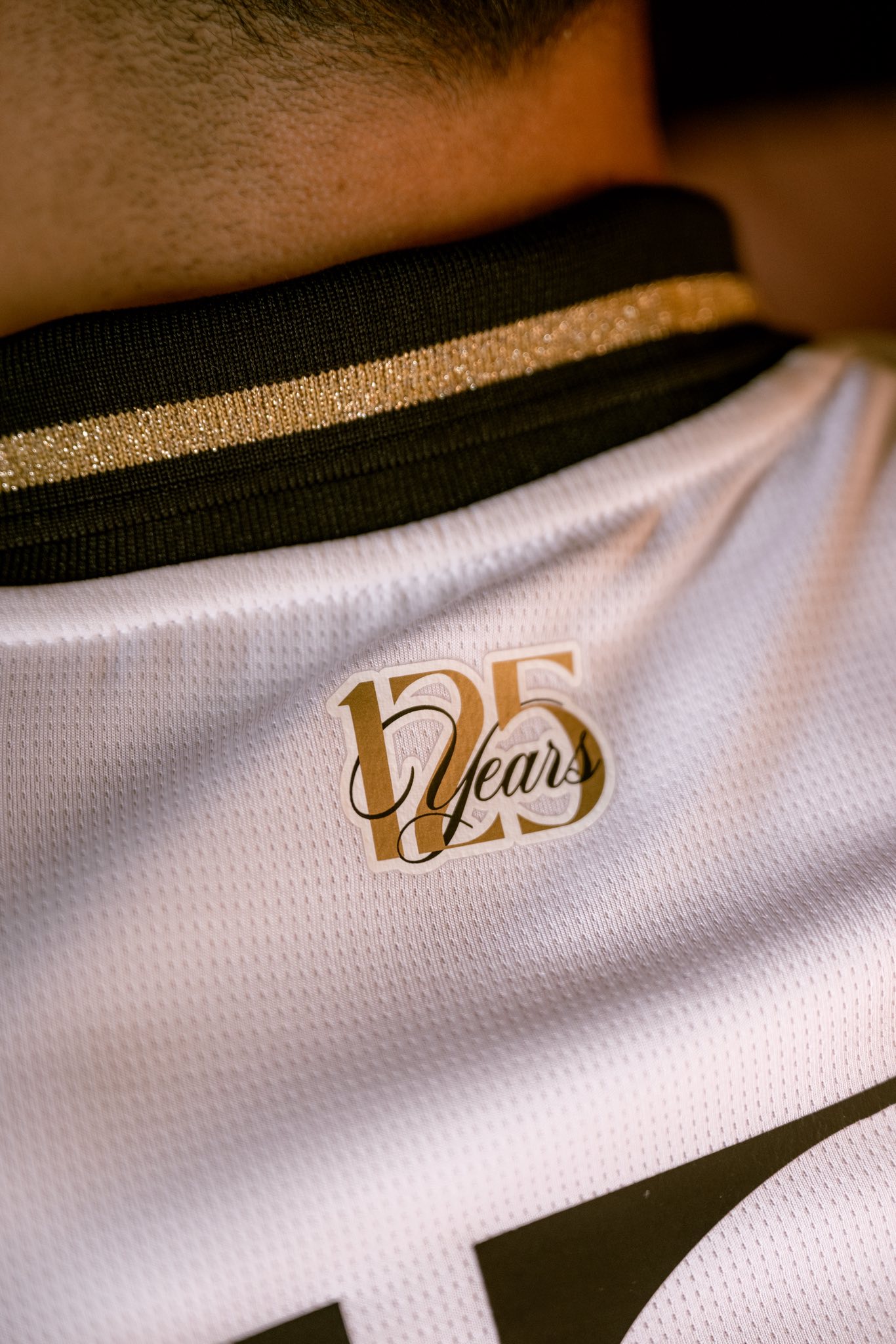 Il Palermo lancia la maglia per i 125 anni di storia