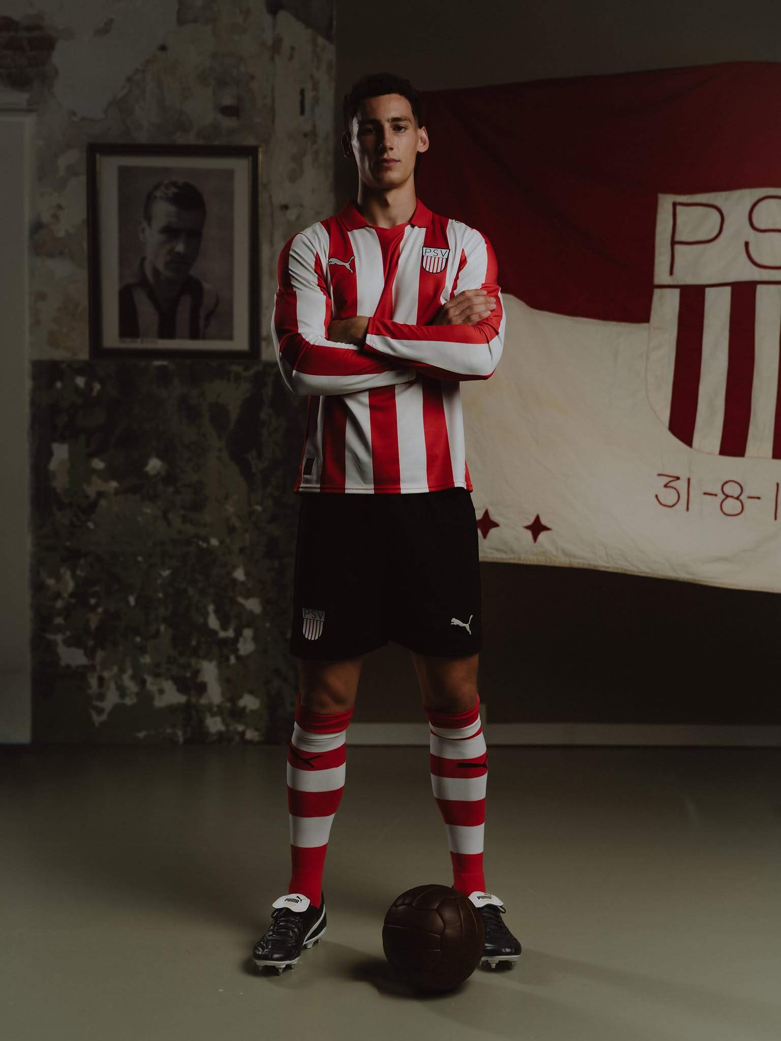 Il PSV lancia una maglia speciale per Coen Dillen
