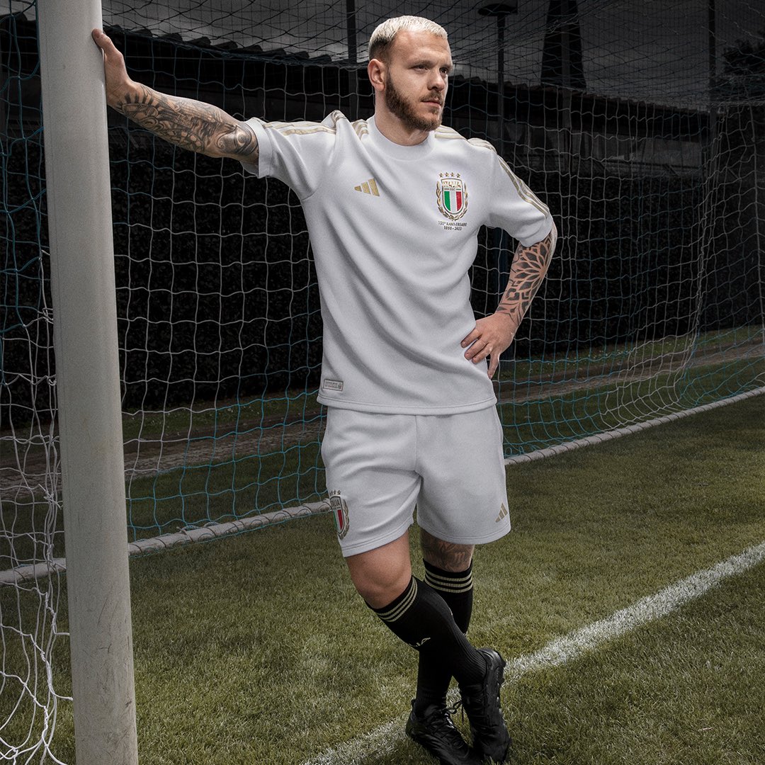 Maglia dell'Italia per i 125 anni della federazione: il bianco del 1910