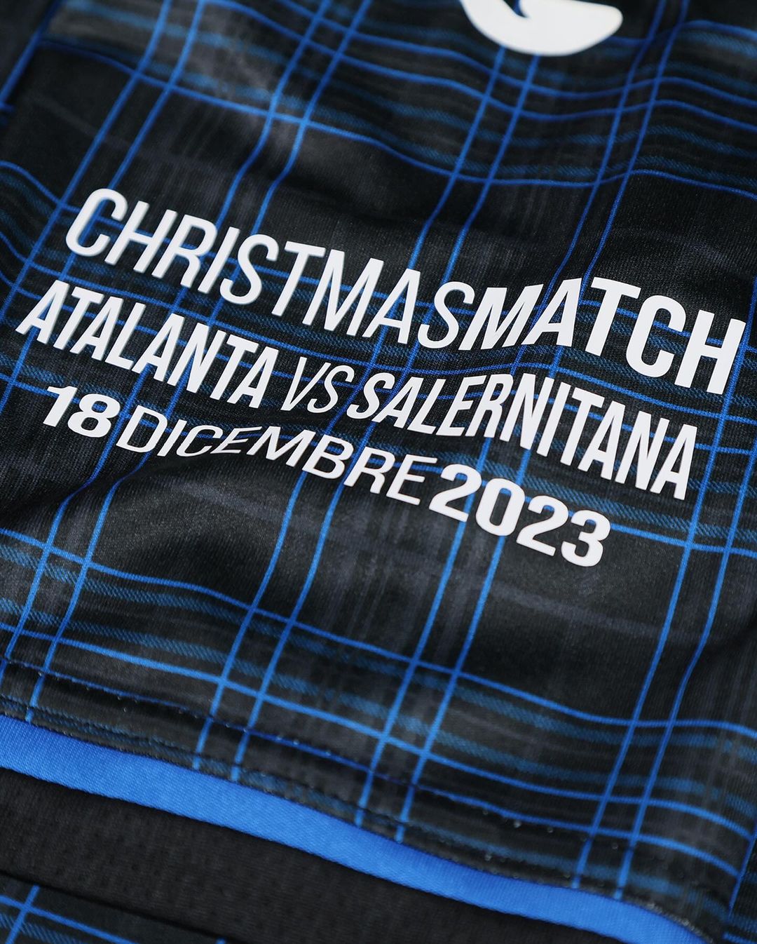 Maglia di Natale dell’Atalanta 2023-2024: il tartan nero di JOMA