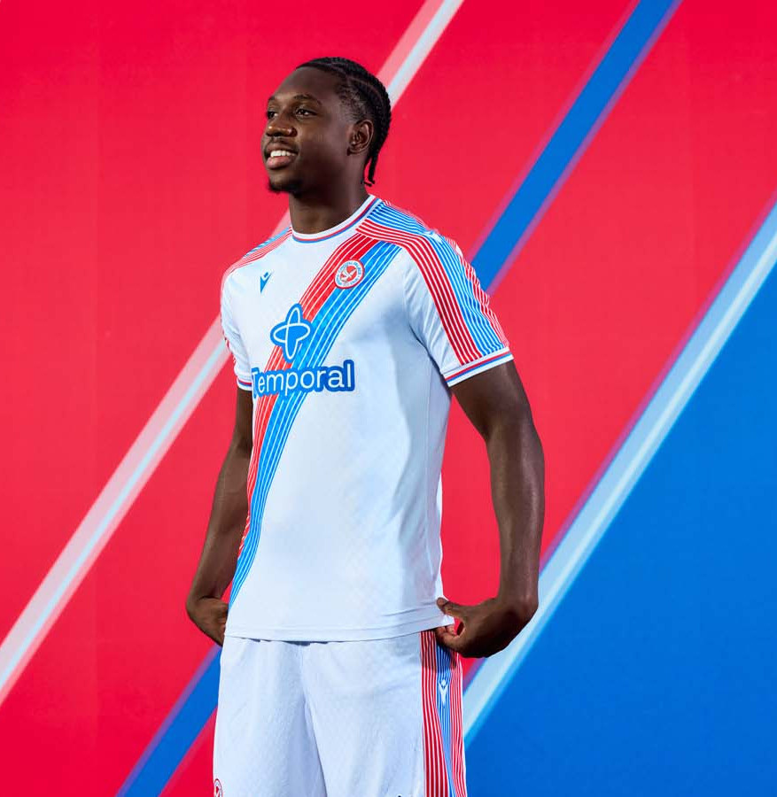 Maglia home del Crystal Palace 2026-2027 con l'iconica sash!