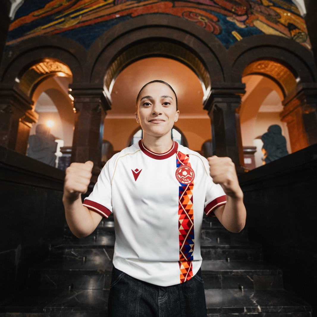 Maglie Armenia 2026-2027 ispirate ad antichi manoscritti