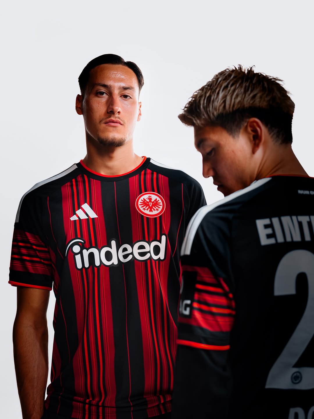 Maglie Eintracht Frankfurt 2026-2027 celebrano il club e la citta