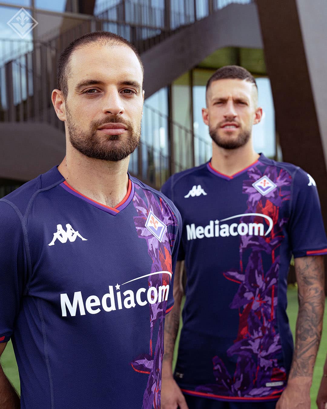 Maglie della Fiorentina 2023-2024: i gigli di Kappa e i tredici di Astori