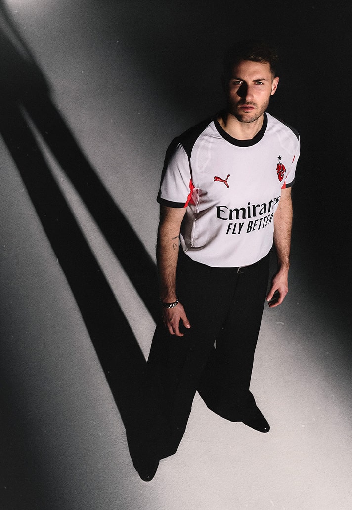 Maglia away del Milan 2025-2026: il Diavoletto torna sul petto