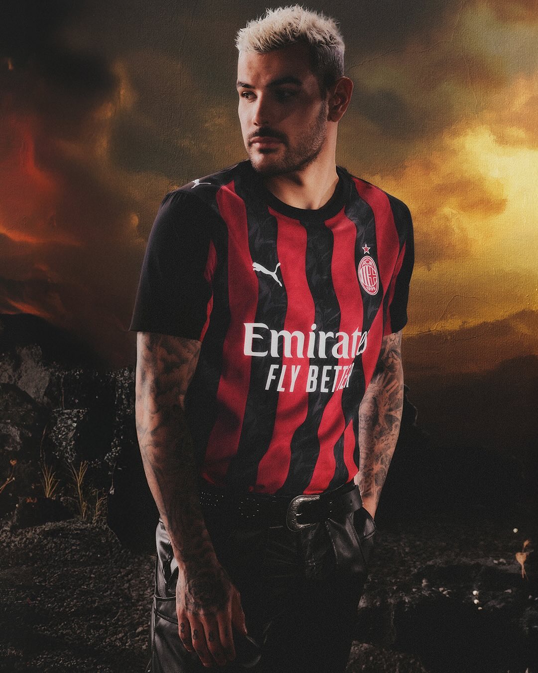 Maglia home del Milan 2025-2026: le fiamme del diavolo firmate Puma