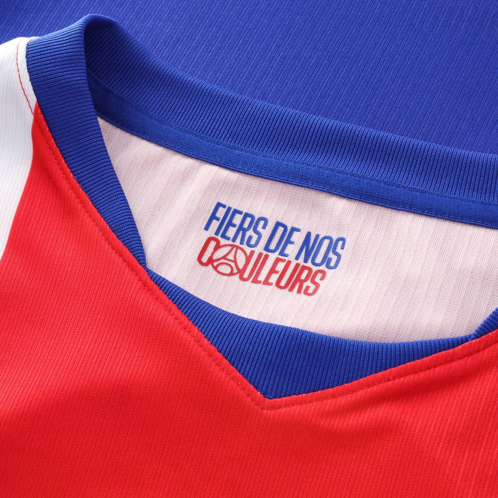 Maglia home del Paris Saint-Germain 2026-2027: «Fiers de nos couleurs» e il ritorno del design Hechter