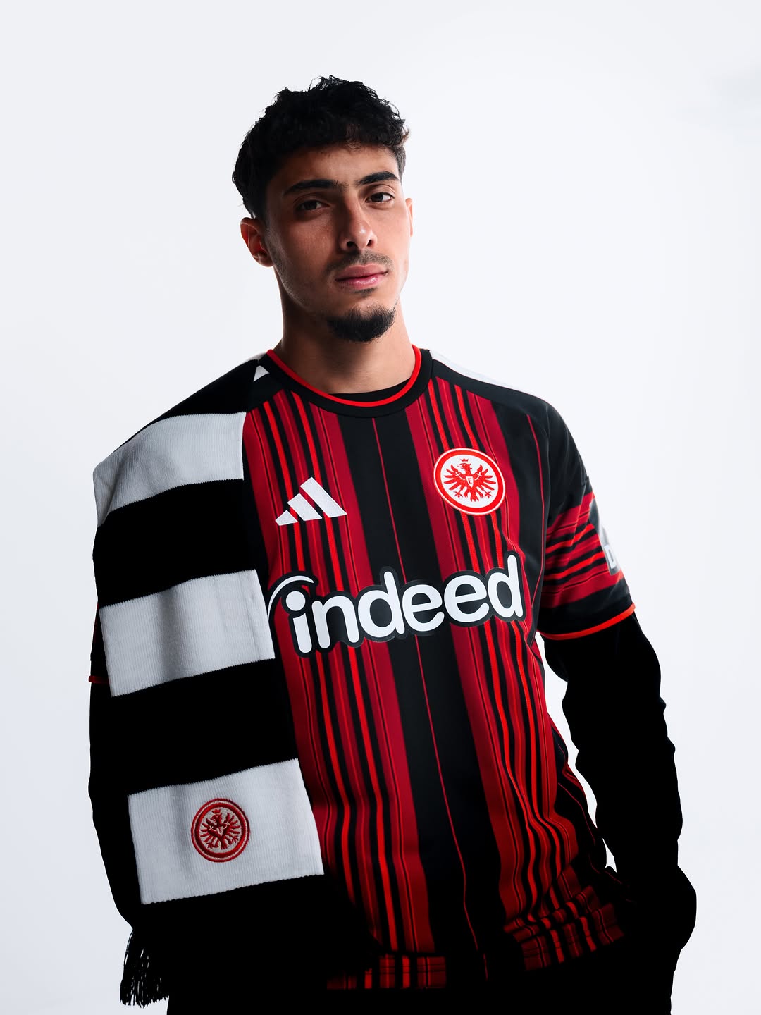 Maglie Eintracht Frankfurt 2026-2027 celebrano il club e la citta