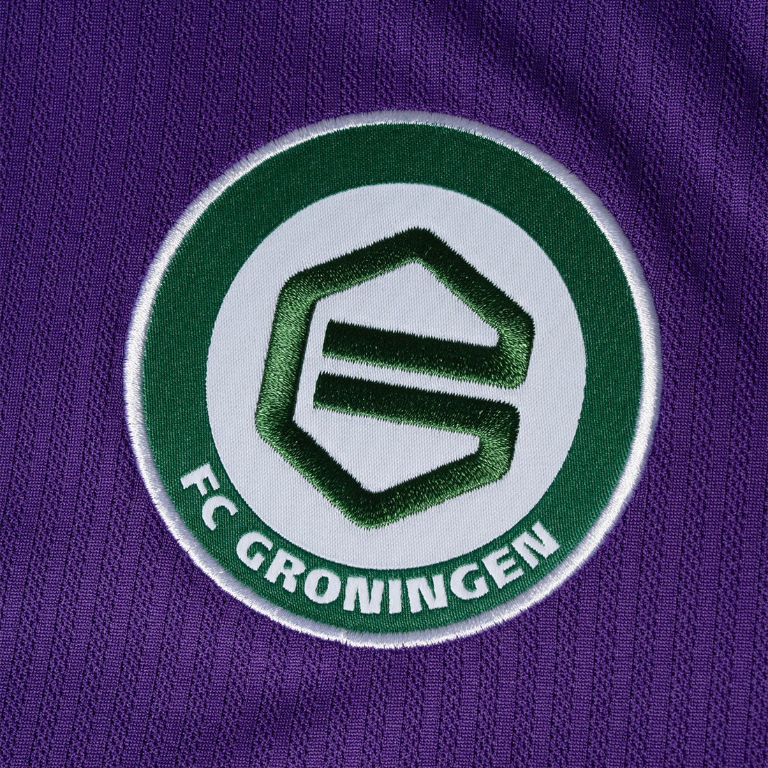 Maglie FC Groningen 2026-2027 omaggio alla G e al viola!