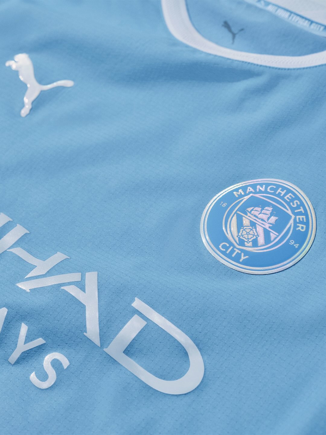 Maglia home del Manchester City 2026-2027: «Not your typical City» e il gradiente di Puma