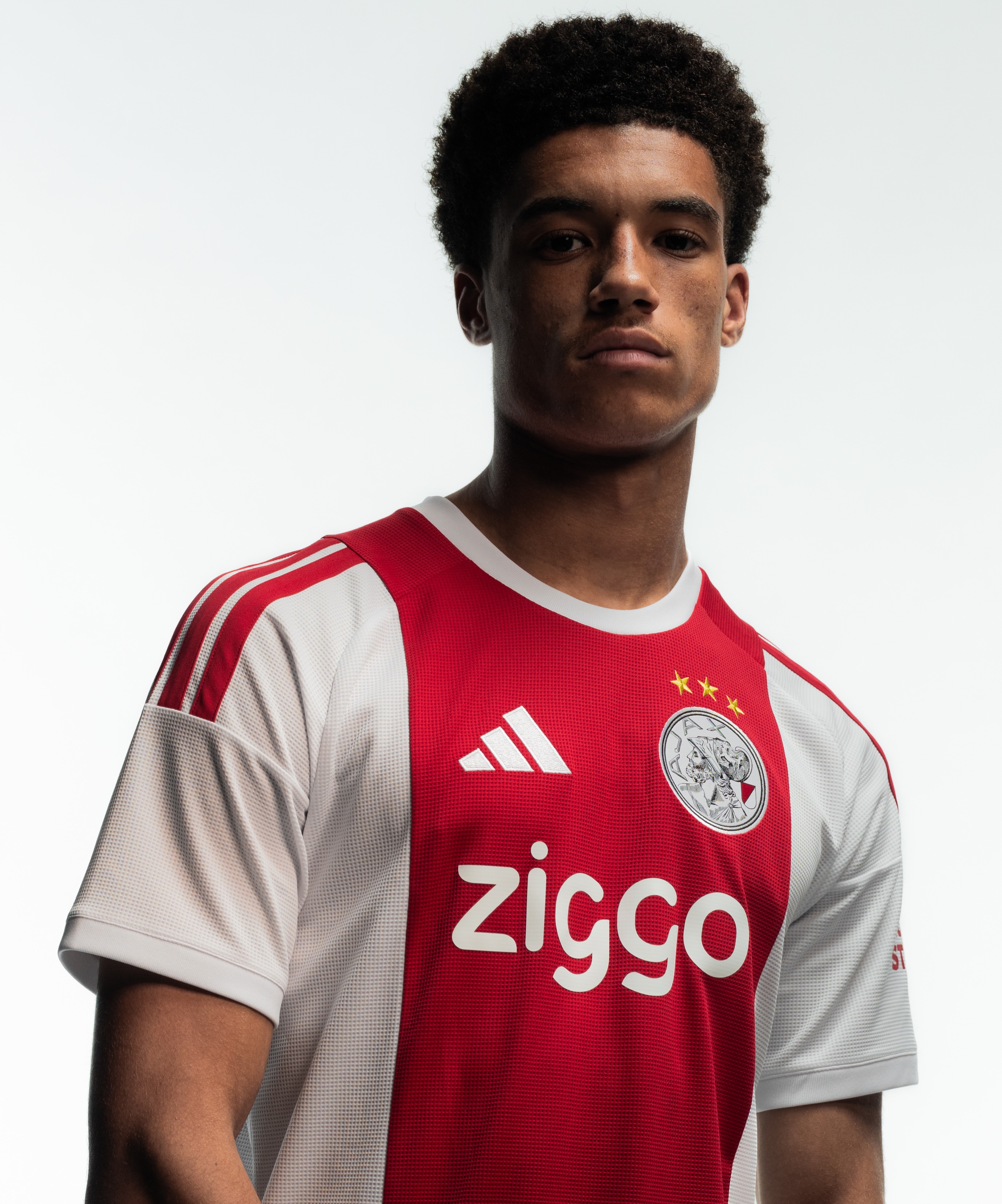 La maglia home dell'Ajax 2026-2027 ha un design senza tempo!