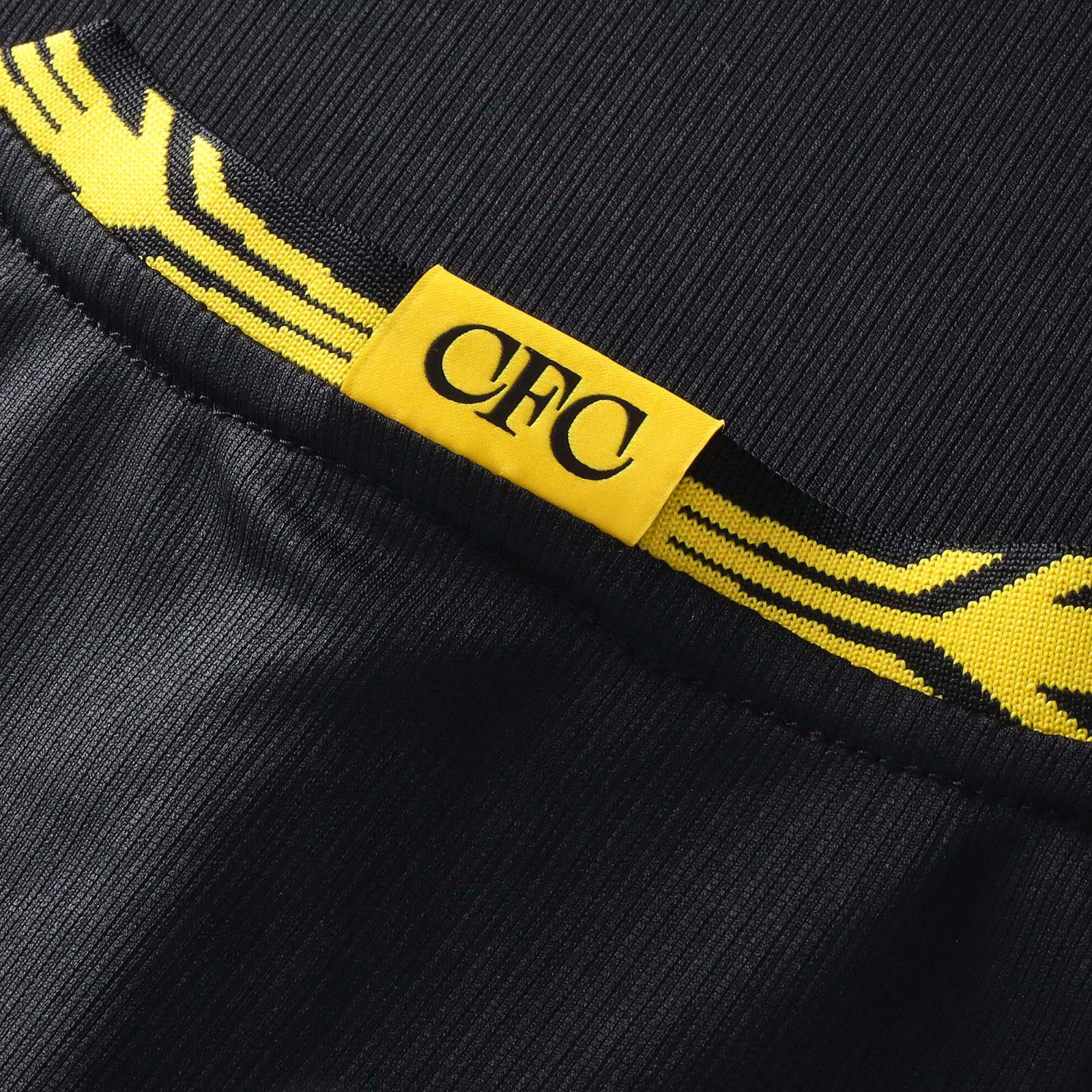 Maglia away del Chelsea 2026-2027: «Unleash The Lion», nero e oro per i Blues